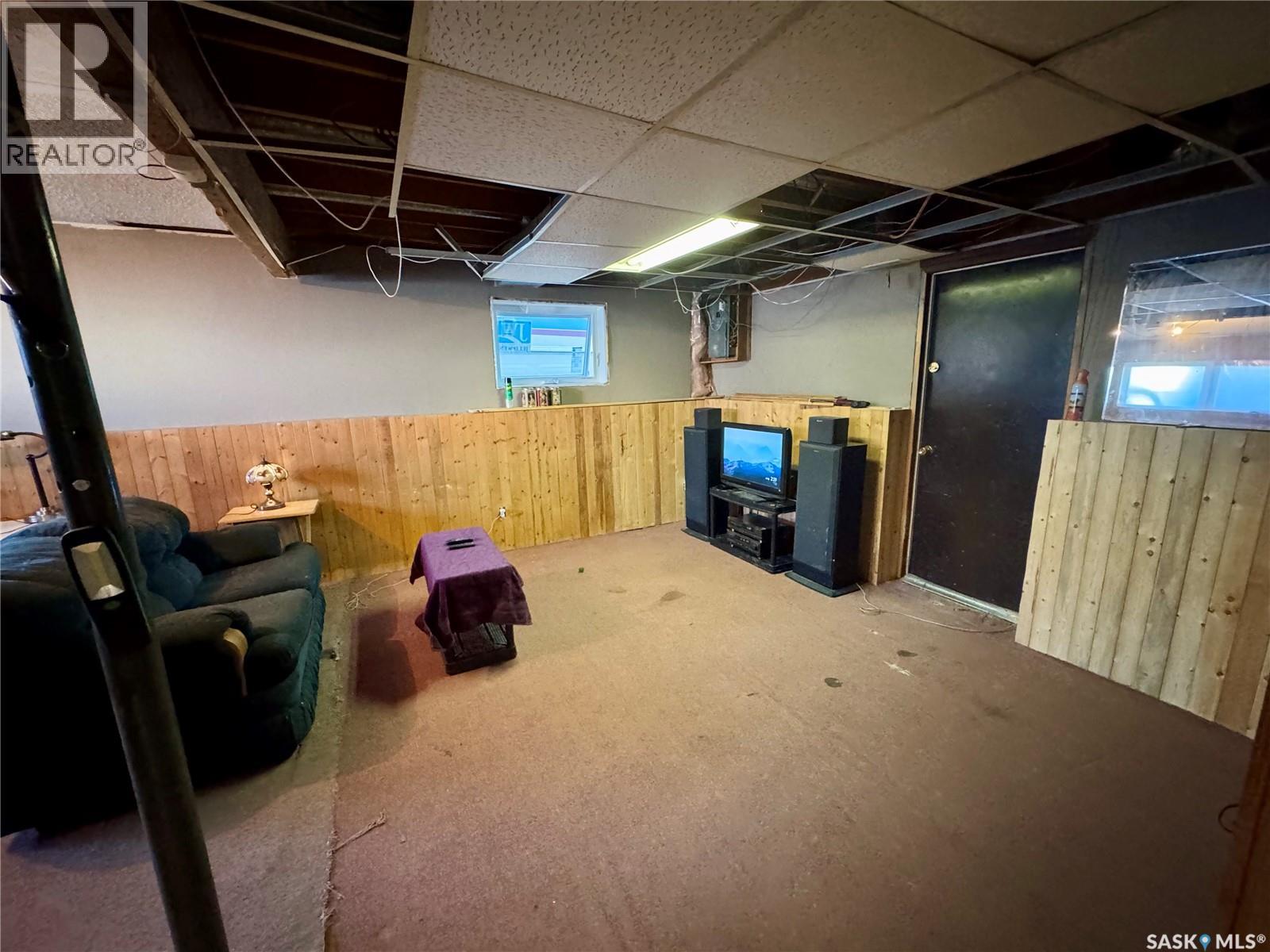 1215 ATHABASCA STREET W - 13