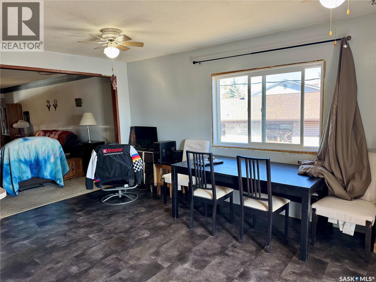 1215 ATHABASCA STREET W - 5