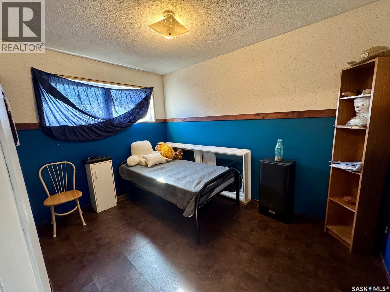 1215 ATHABASCA STREET W - 9