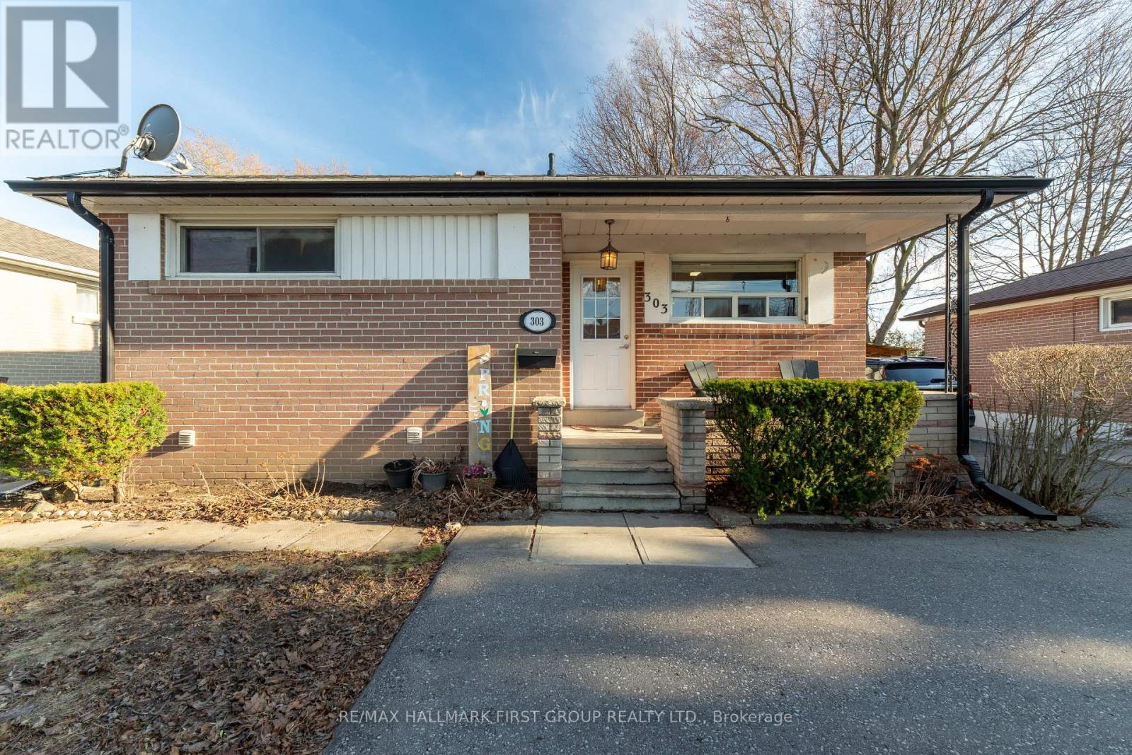 MAIN - 303 ROSSLAND ROAD W
