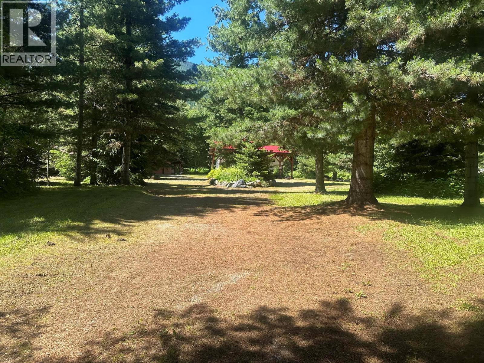 212 ISLAND VIEW Road — photo 3