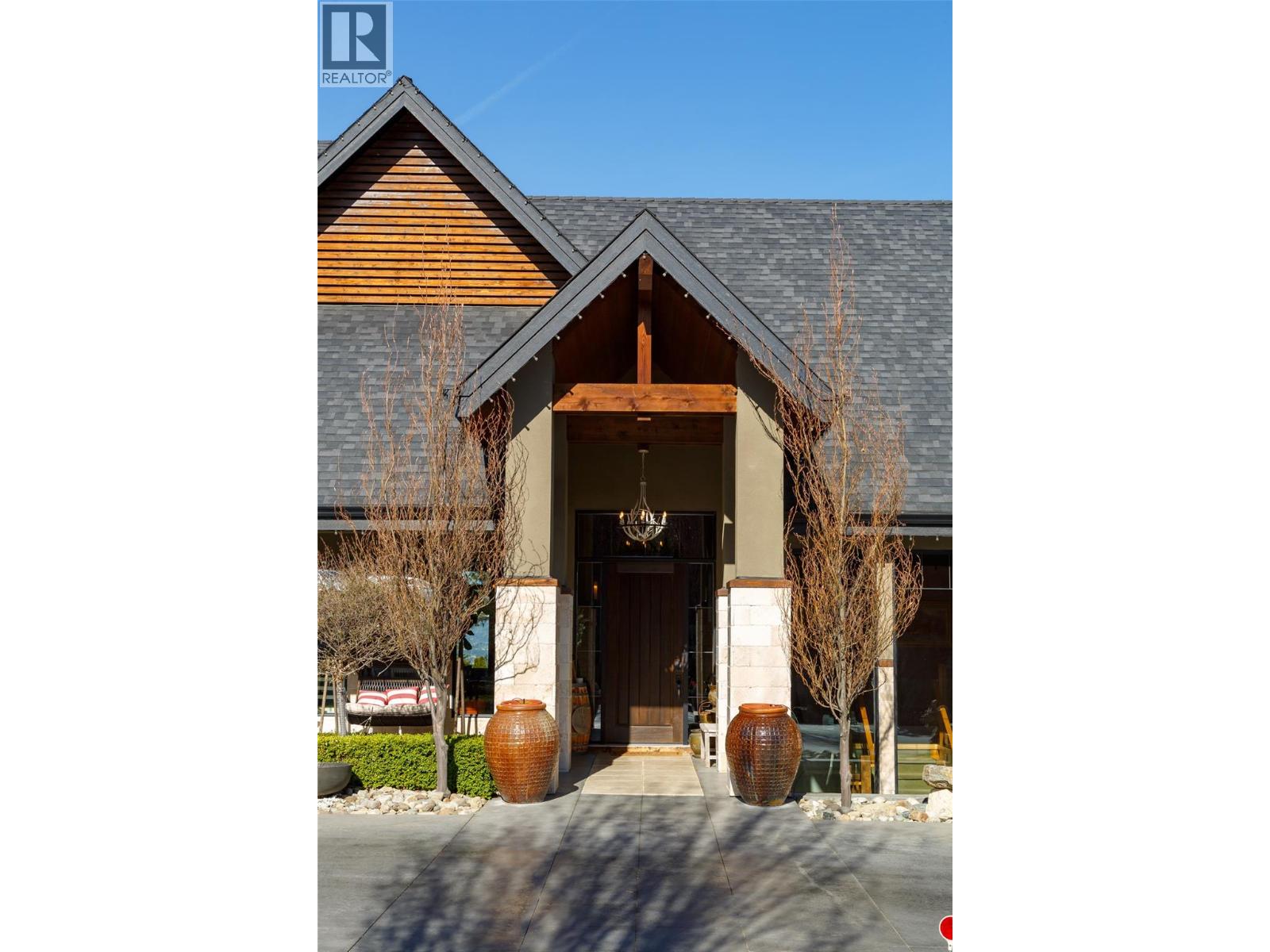  3990 Fairwinds Court, Kelowna