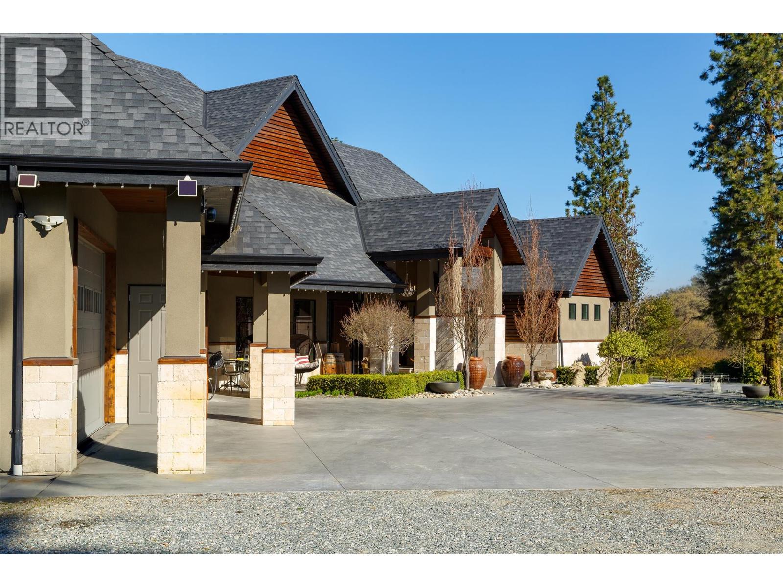  3990 Fairwinds Court, Kelowna