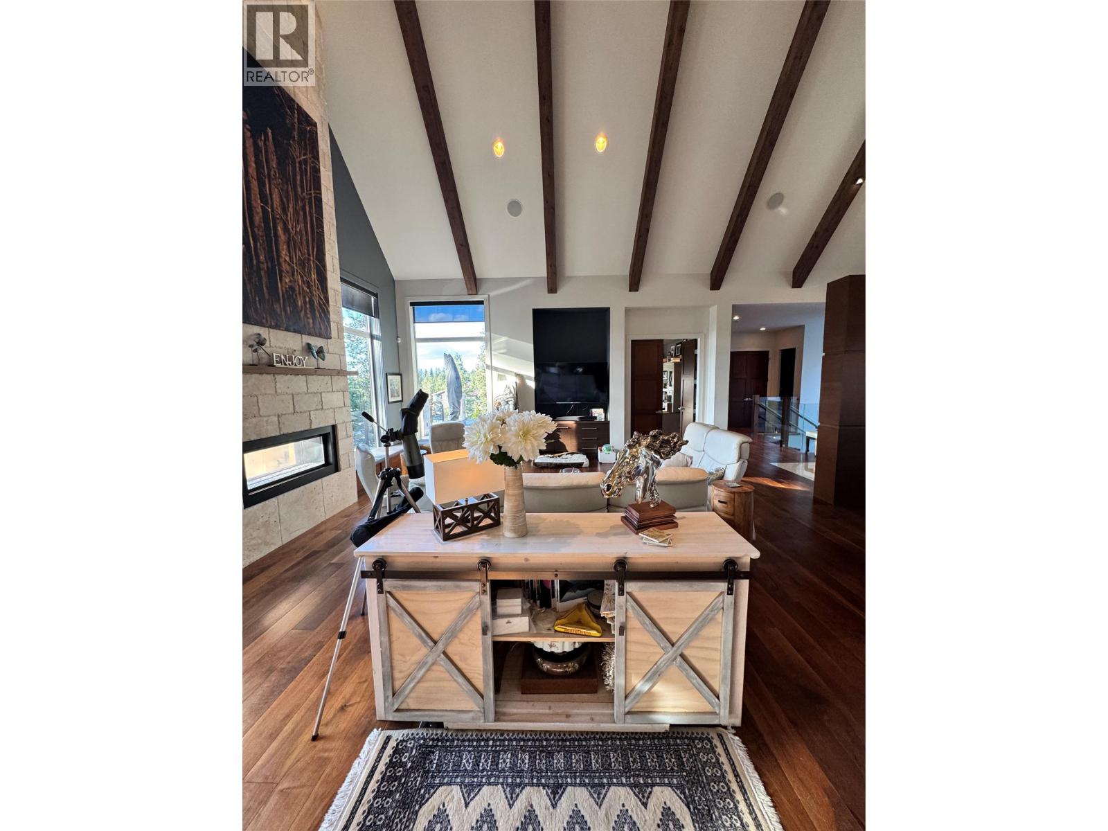  3990 Fairwinds Court, Kelowna