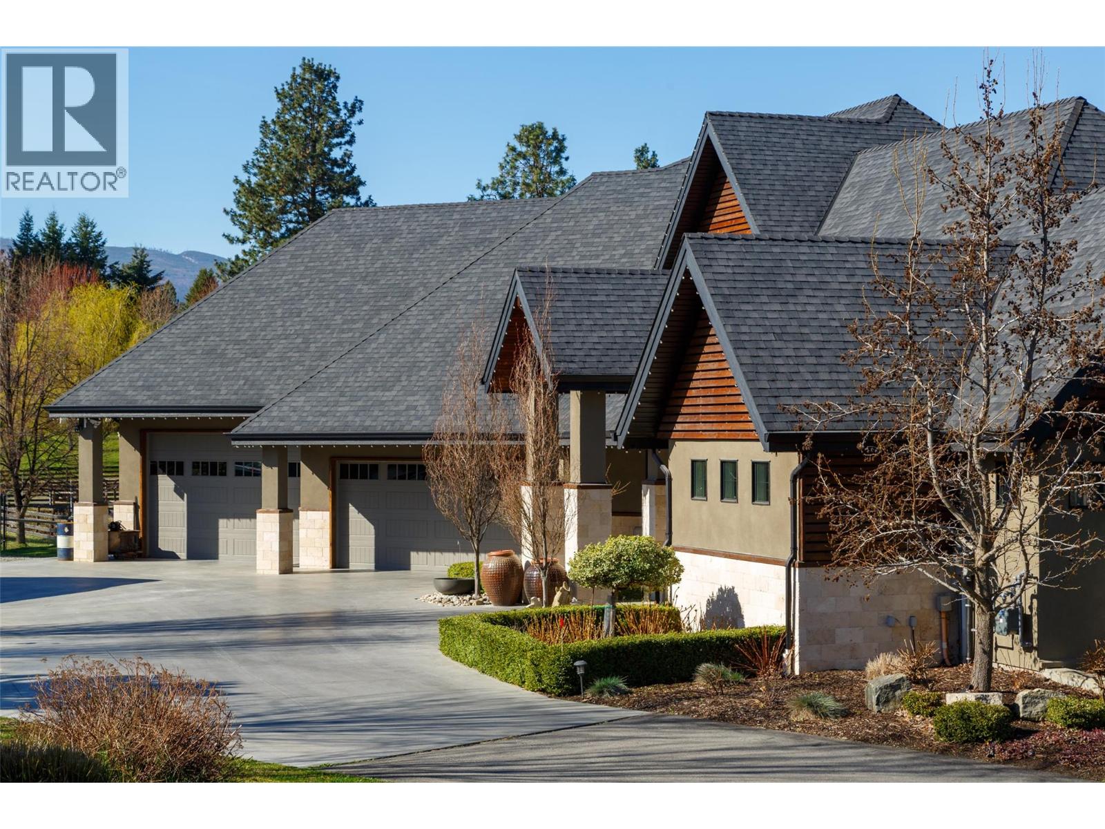  3990 Fairwinds Court, Kelowna