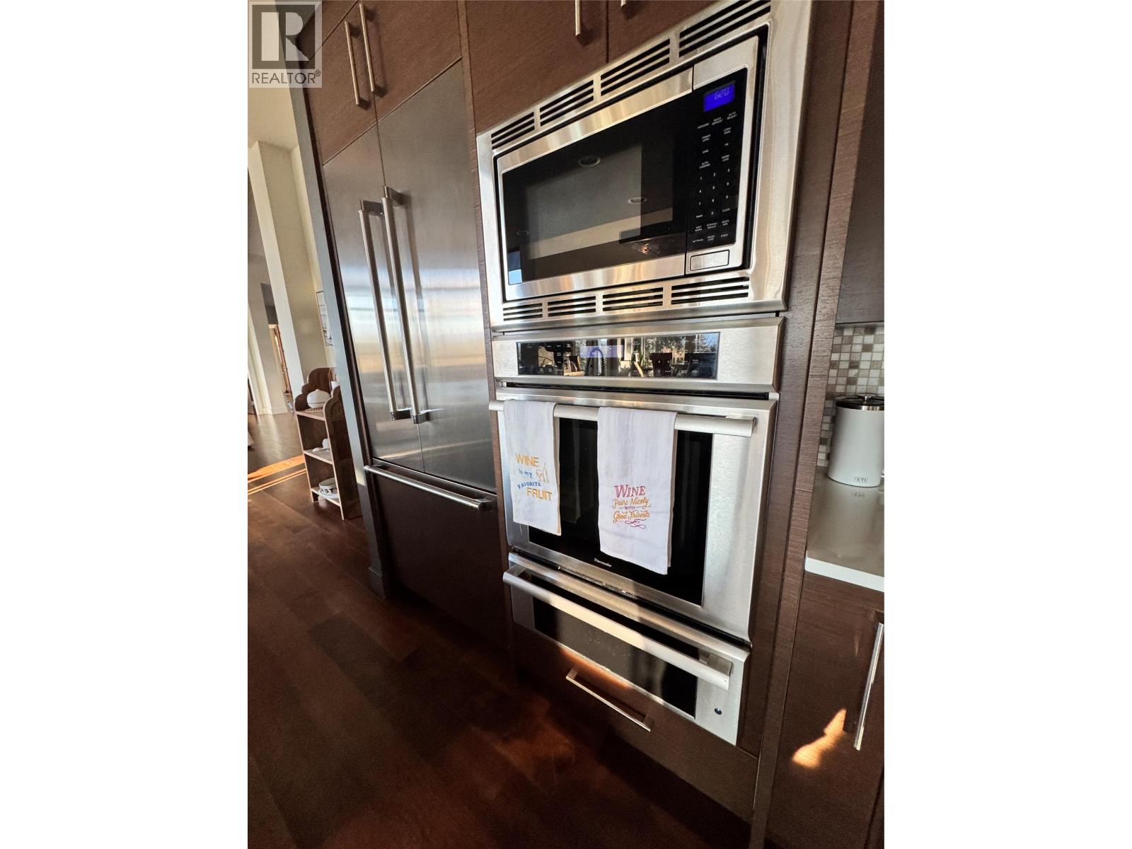  3990 Fairwinds Court, Kelowna