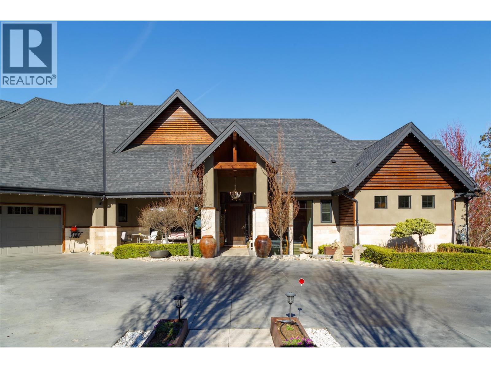  3990 Fairwinds Court, Kelowna