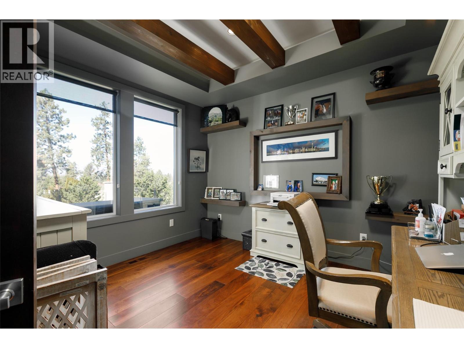  3990 Fairwinds Court, Kelowna