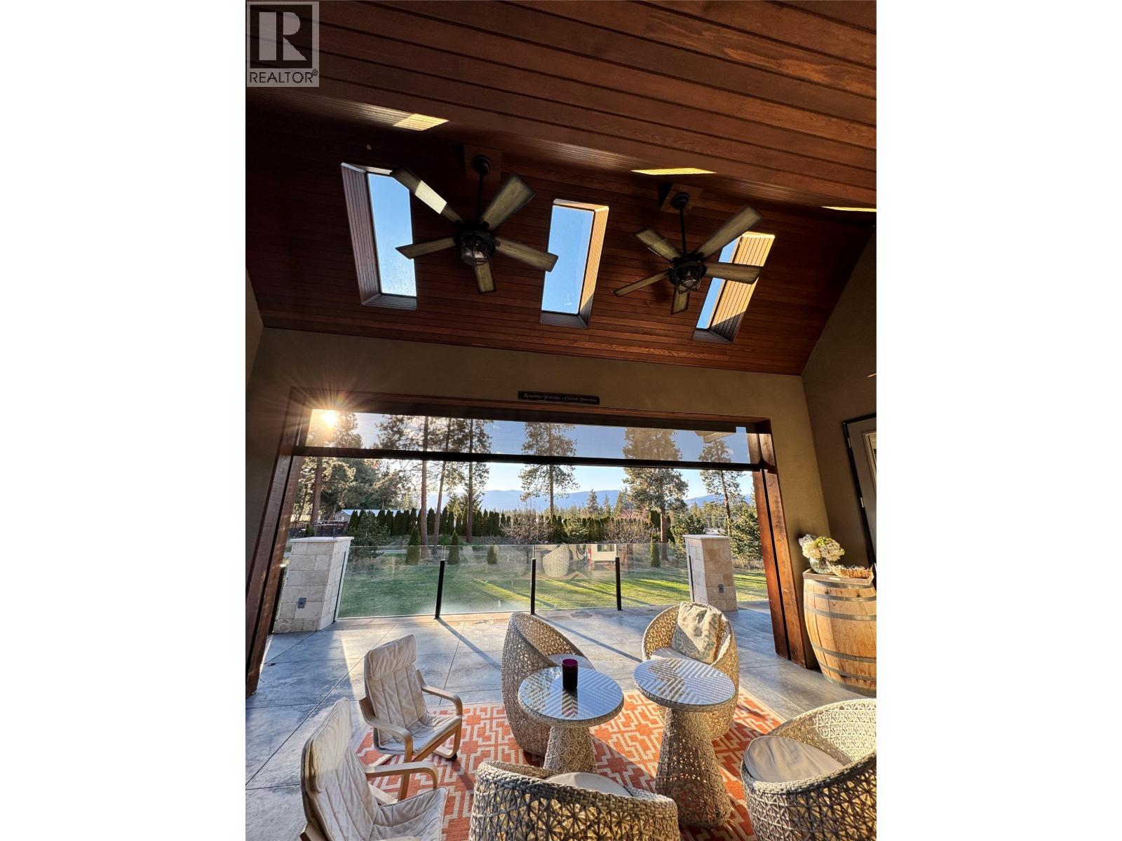  3990 Fairwinds Court, Kelowna