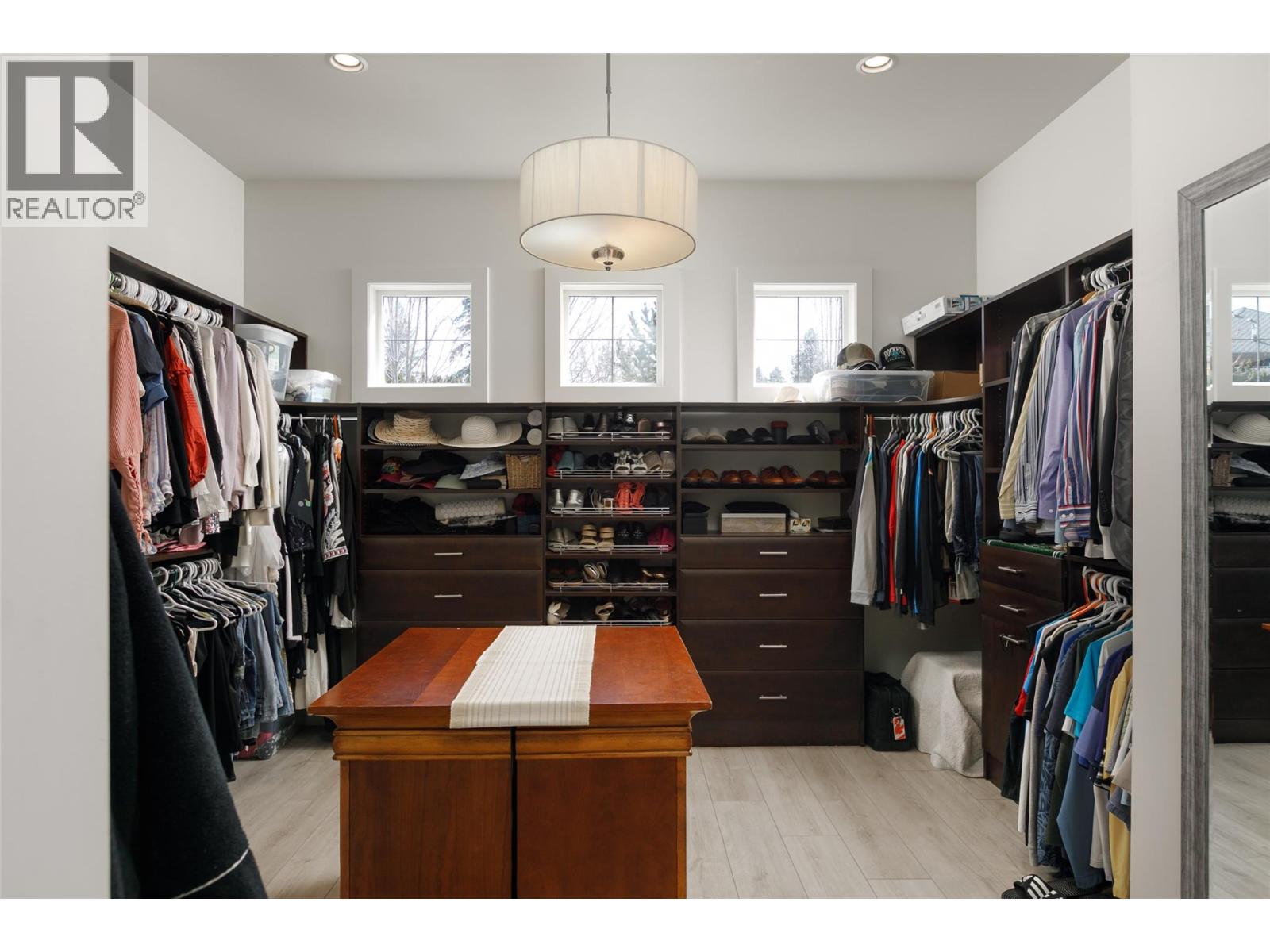  3990 Fairwinds Court, Kelowna