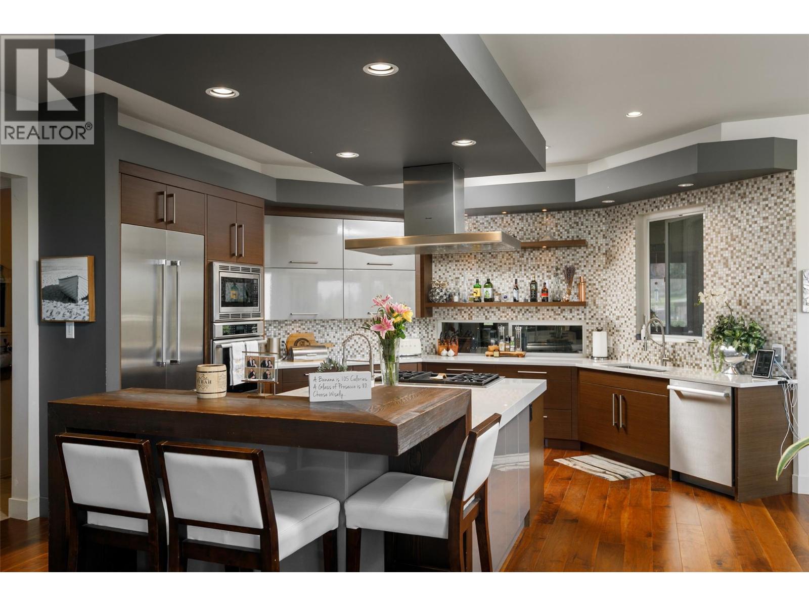  3990 Fairwinds Court, Kelowna