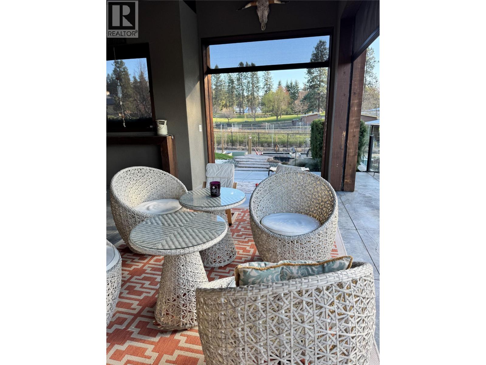  3990 Fairwinds Court, Kelowna