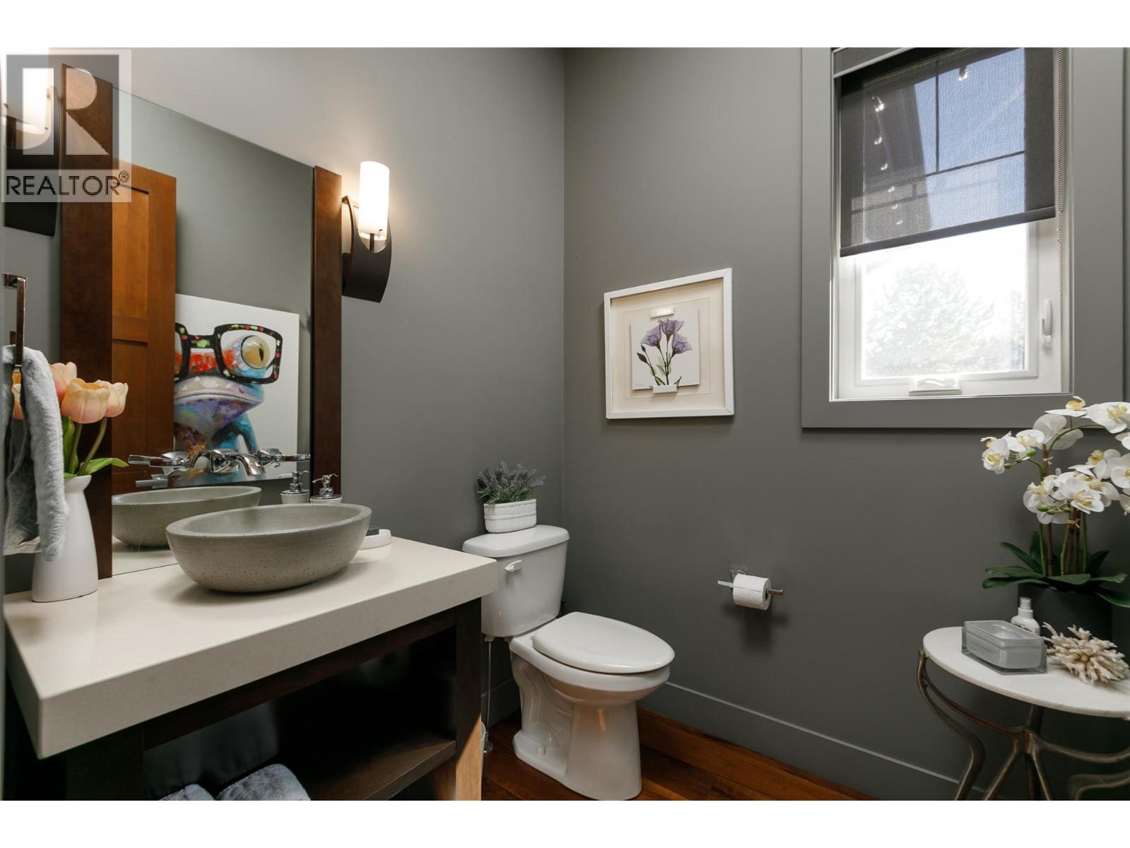  3990 Fairwinds Court, Kelowna