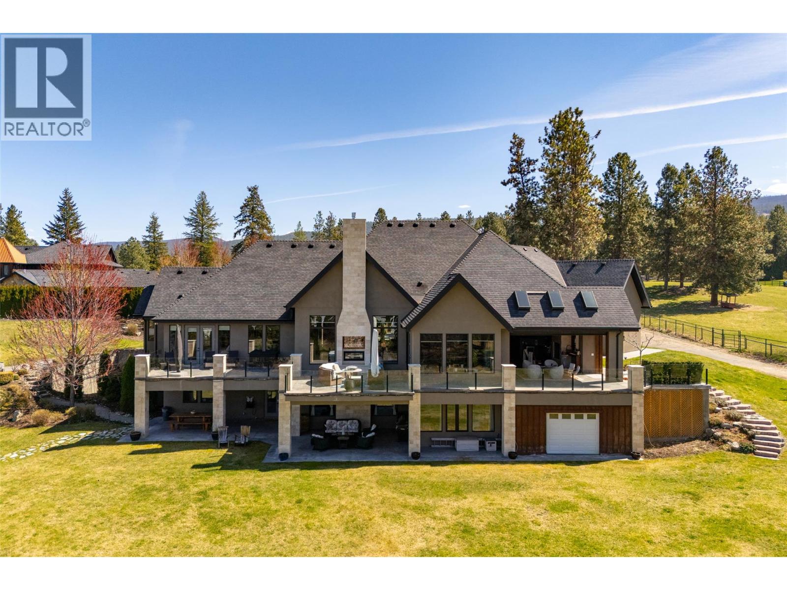  3990 Fairwinds Court, Kelowna