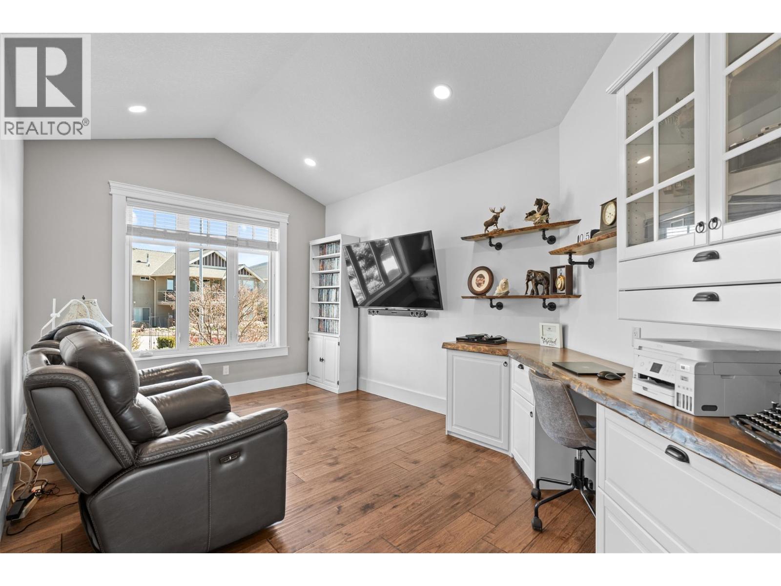 1548 Phoenix Drive, Vernon