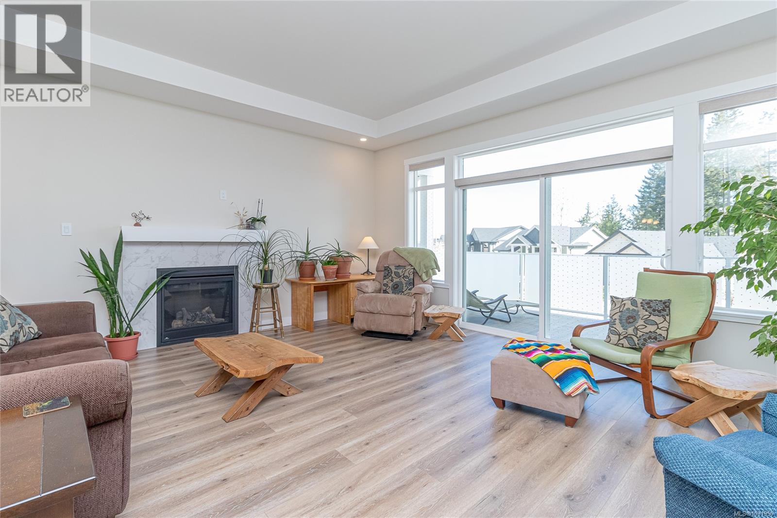 944 Craig Rd - 9