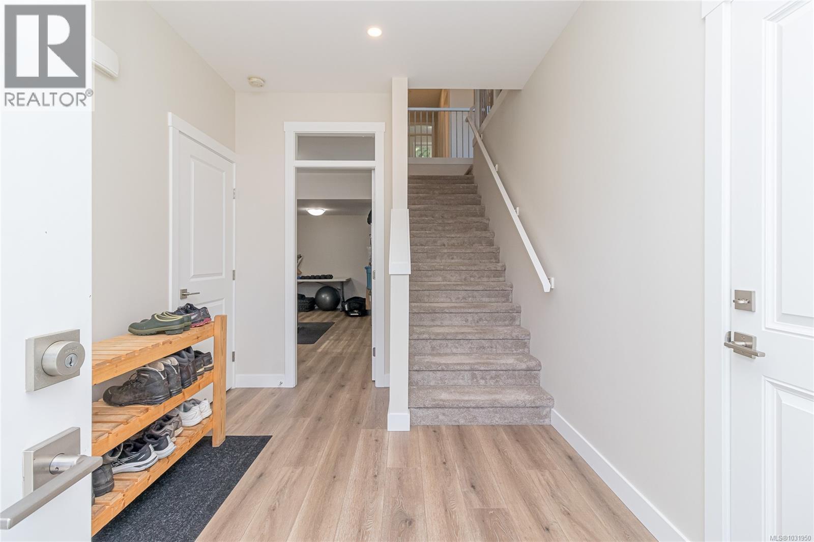 944 Craig Rd - 7