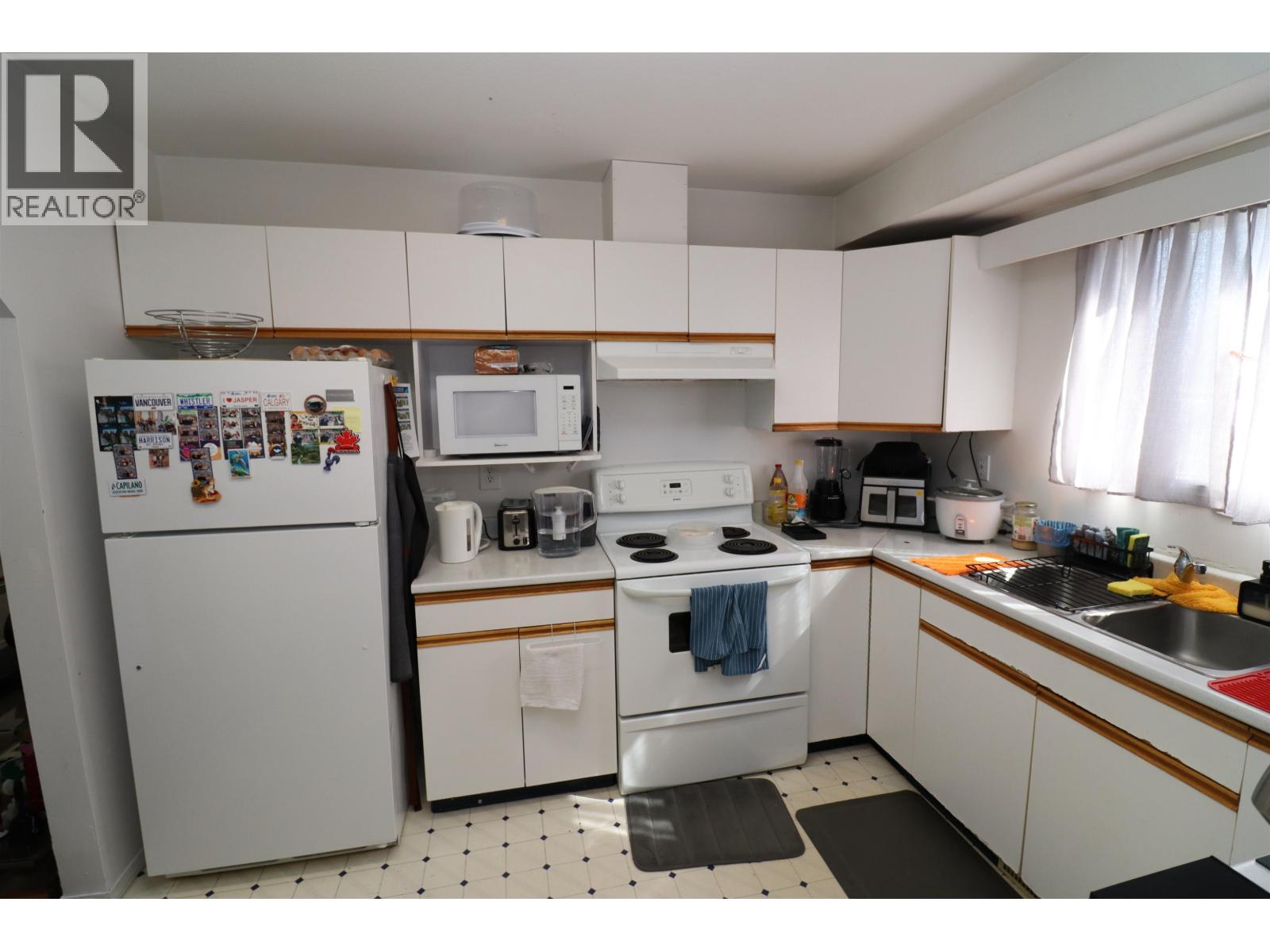 1934 SPRUCE STREET - 4