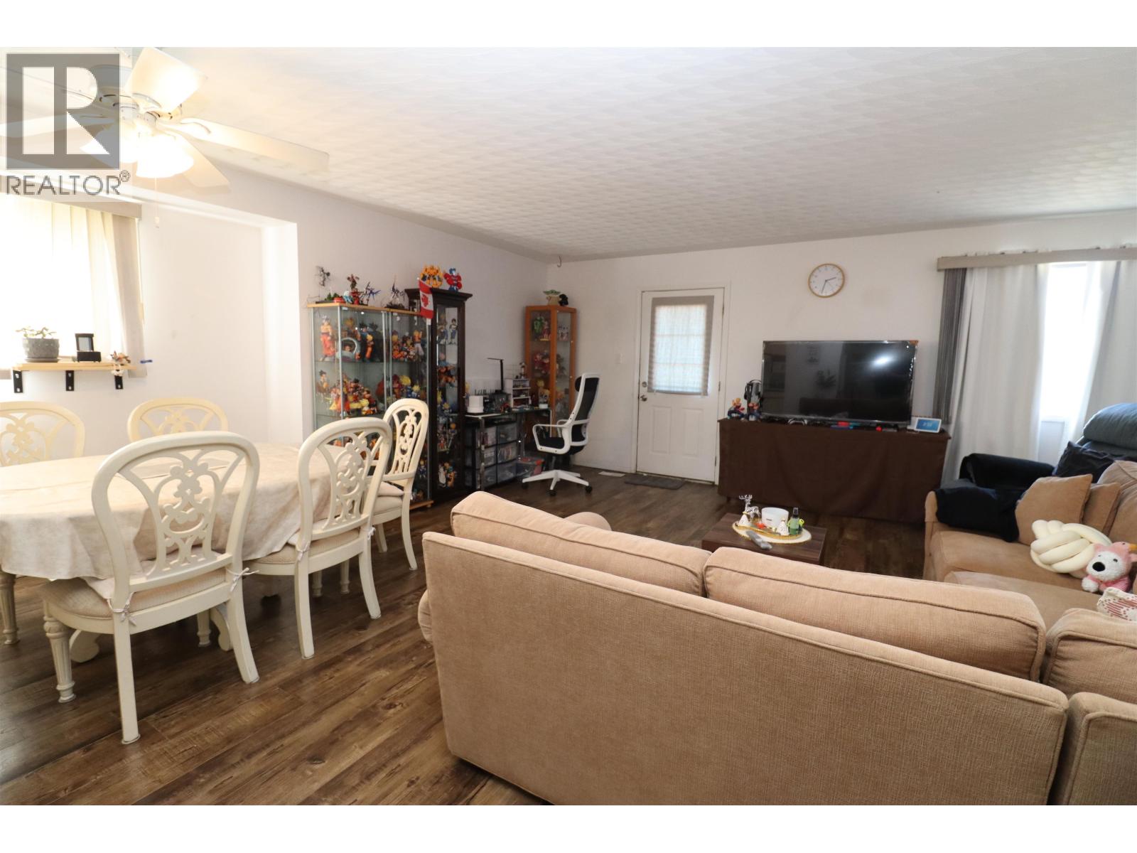 1934 SPRUCE STREET - 6