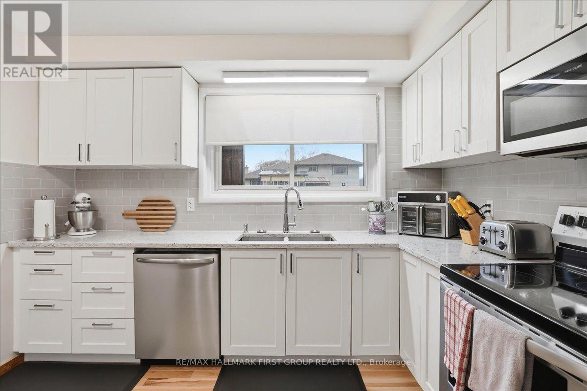 Modern Kitchen with Stainless Steel Appliances