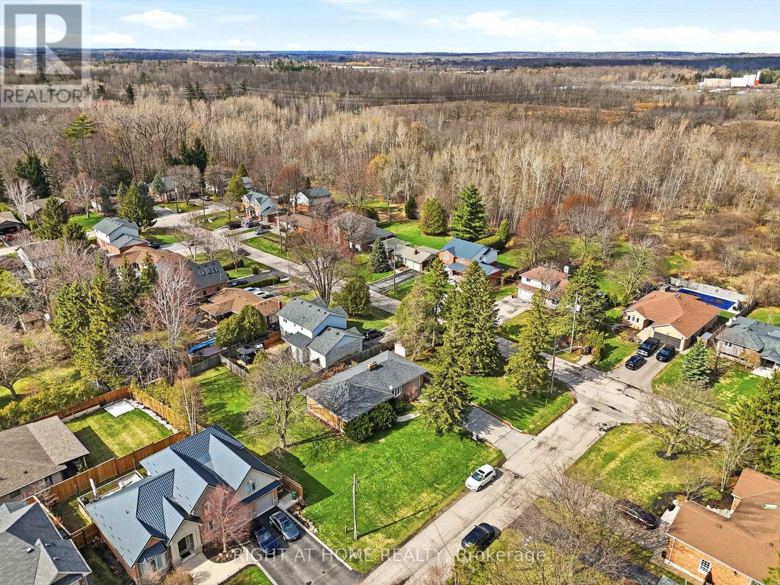 13 WESTVIEW CRESCENT - 16