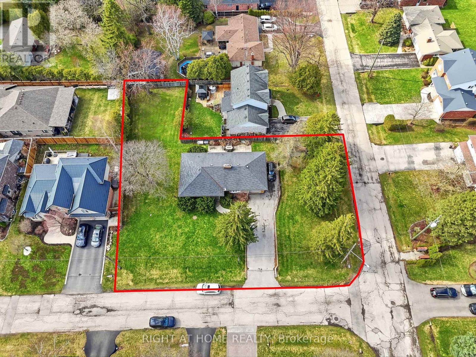13 WESTVIEW CRESCENT - 2