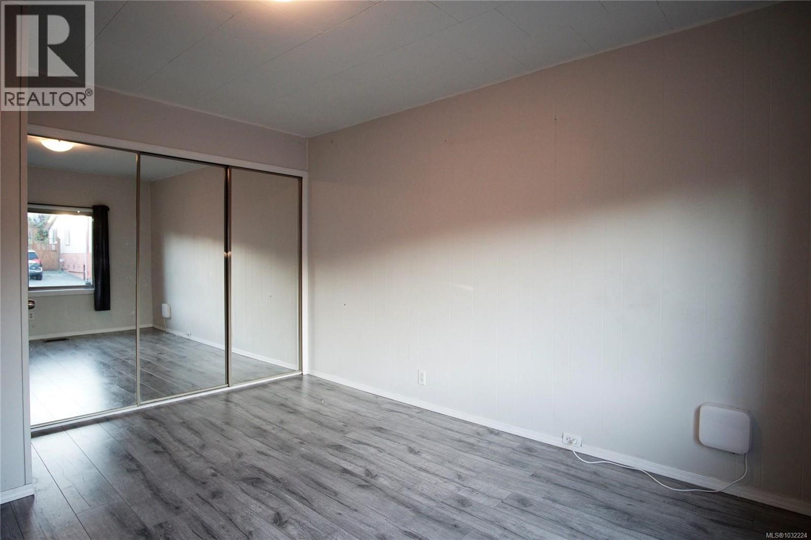 18 GILLESPIE ST S - 9