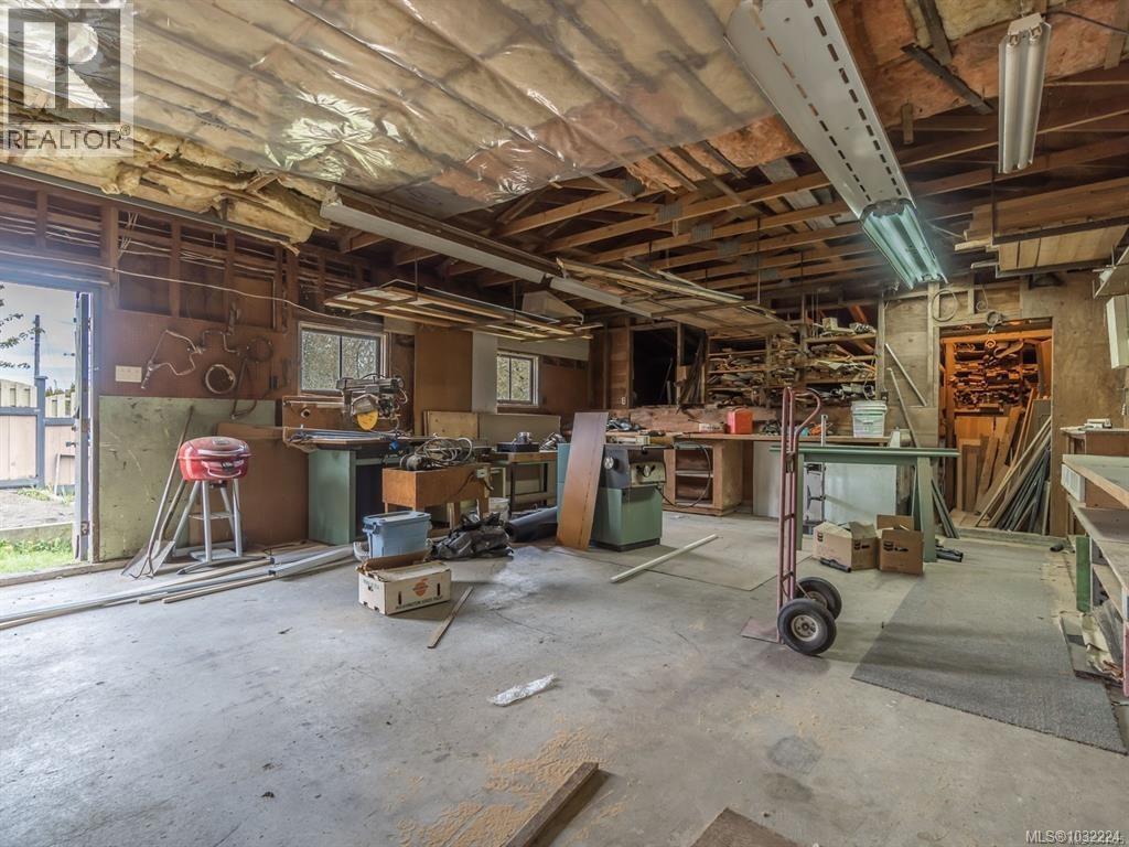 18 GILLESPIE ST S - 31