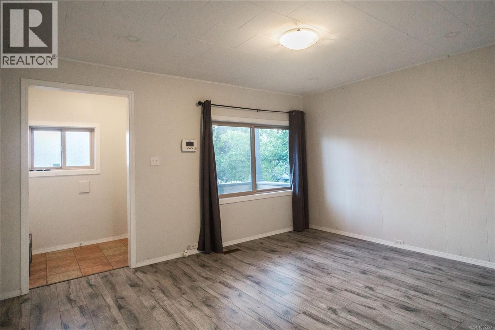 18 GILLESPIE ST S - 10