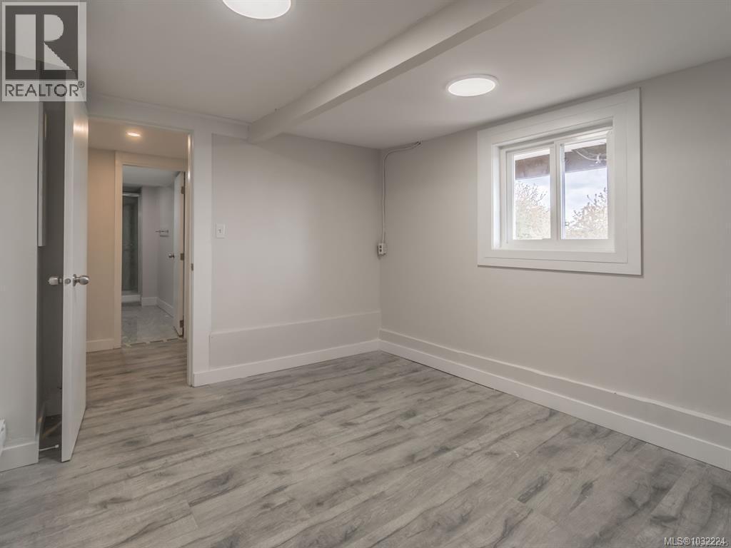 18 GILLESPIE ST S - 33