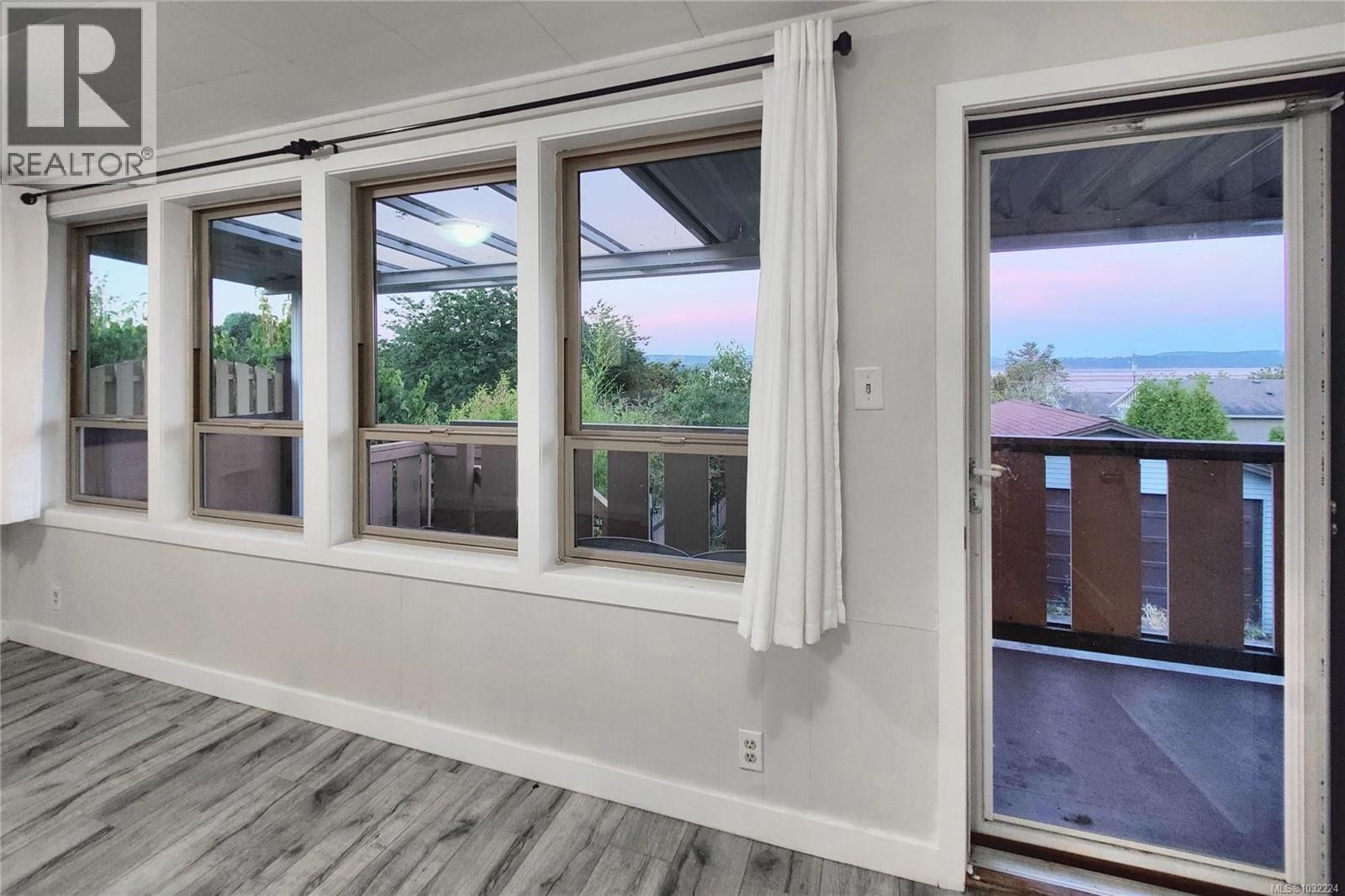 18 GILLESPIE ST S - 13