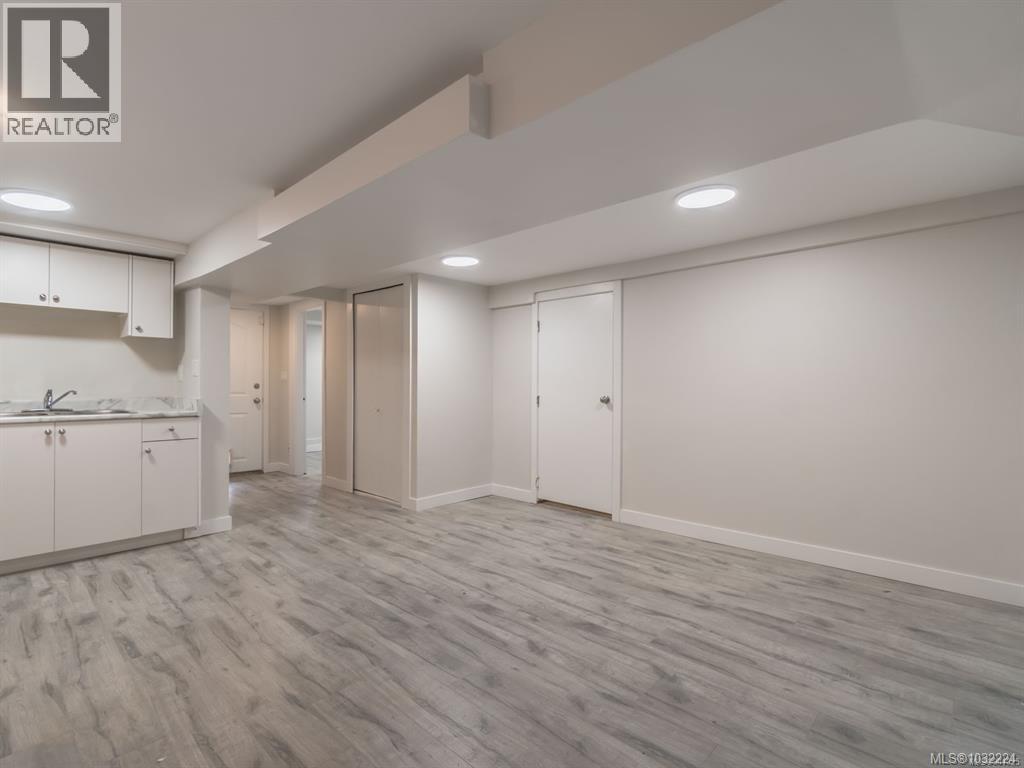 18 GILLESPIE ST S - 21