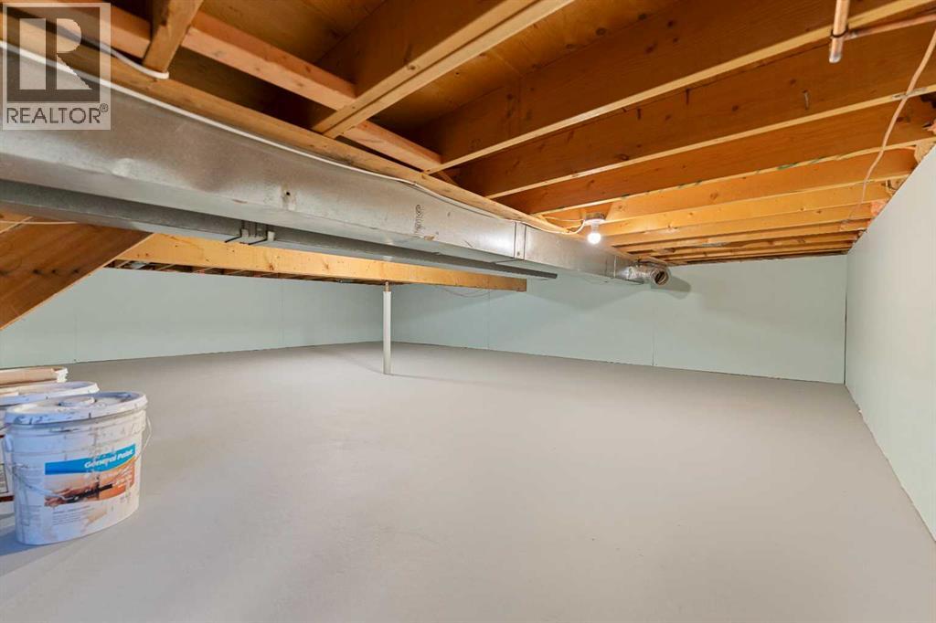 Single Family House 3 Level for Sale in  Rundlehorn Drive NE Pineridge Calgary 