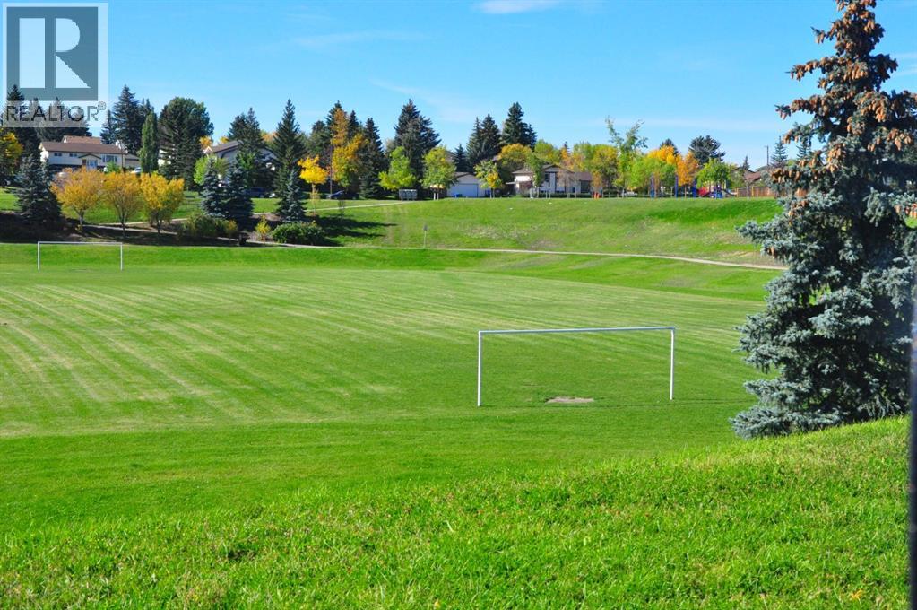 Single Family House 3 Level for Sale in  Rundlehorn Drive NE Pineridge Calgary 