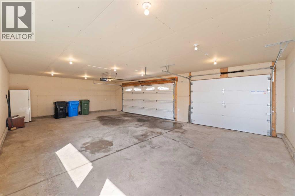 Single Family House 3 Level for Sale in  Rundlehorn Drive NE Pineridge Calgary 