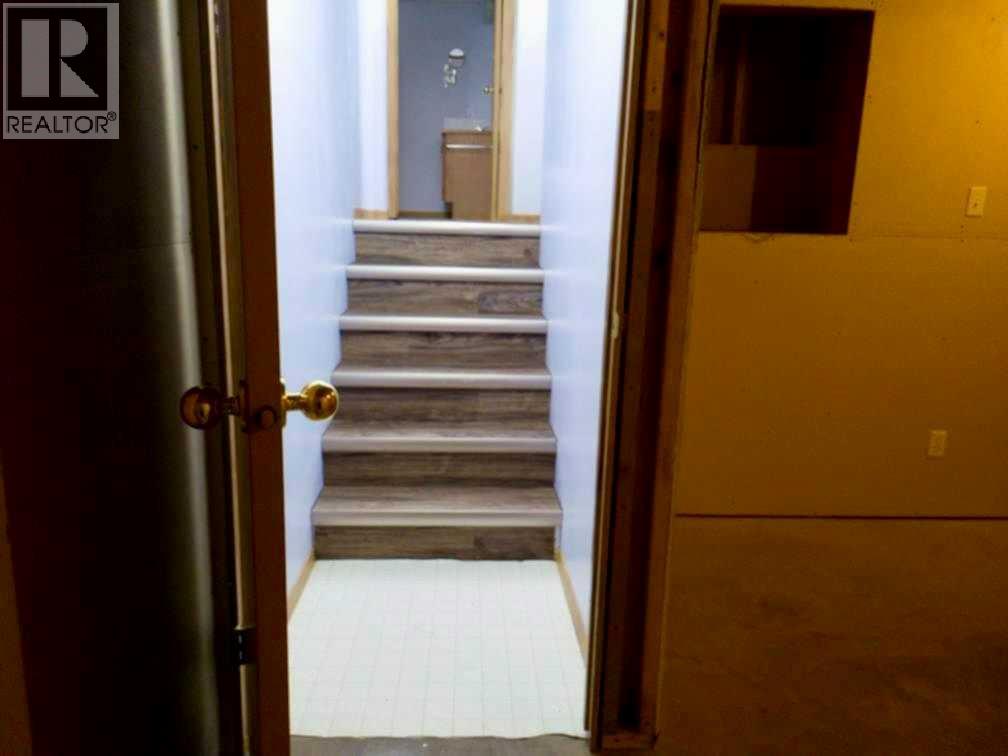 702 10 Avenue - 24