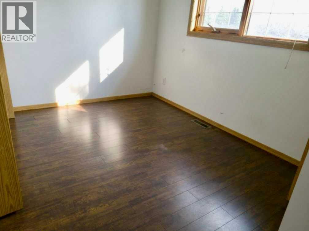 702 10 Avenue - 13