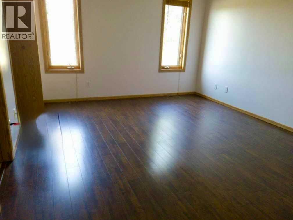 702 10 Avenue - 10