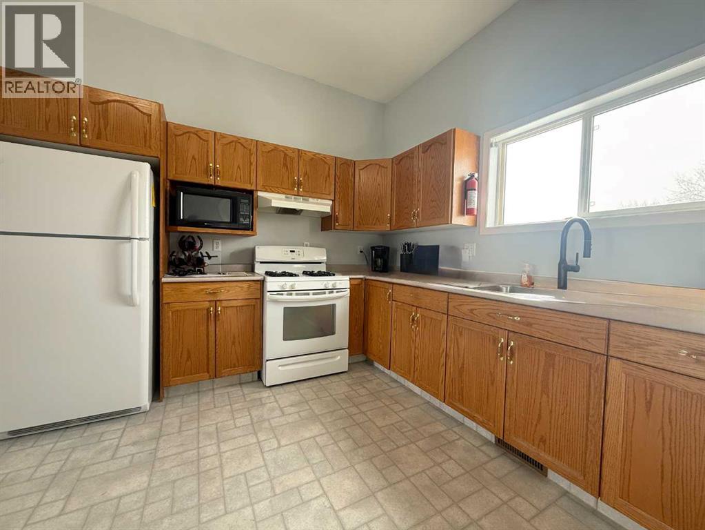 702 10 Avenue - 35
