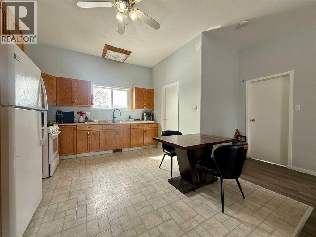 702 10 Avenue - 34