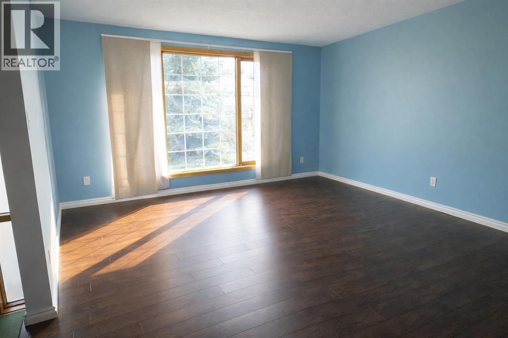 702 10 Avenue - 8