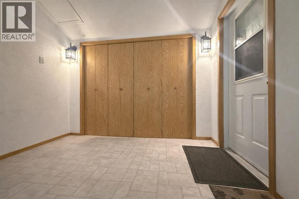 702 10 Avenue - 30