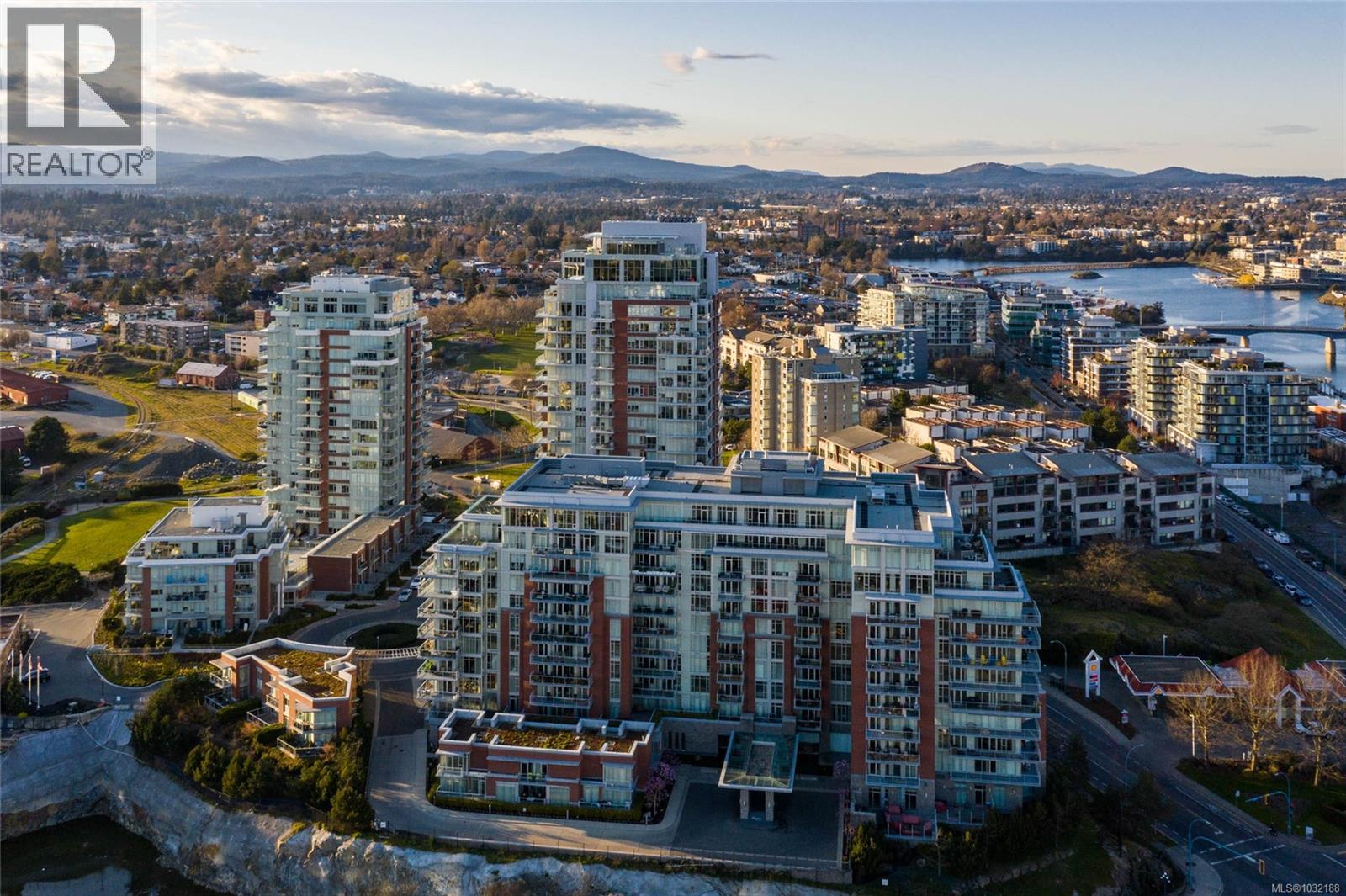 #613 100 Saghalie Rd - 24
