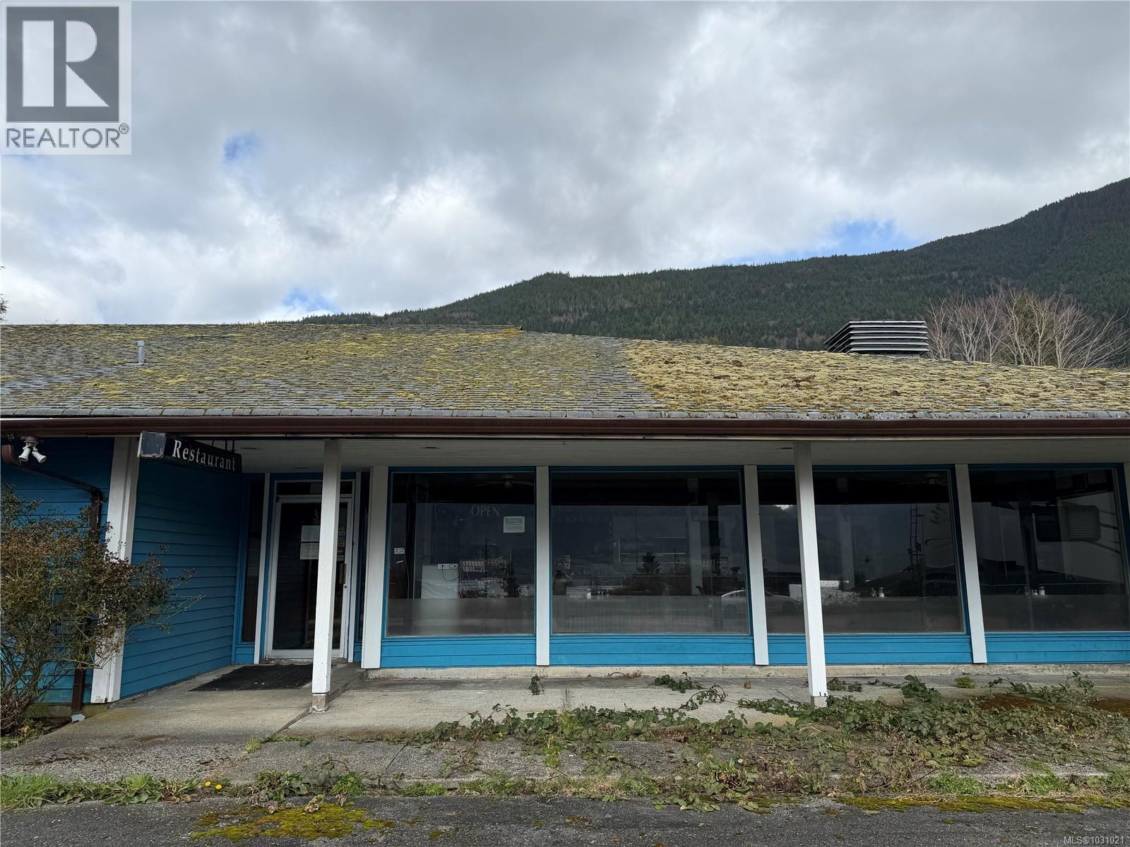 Former restaurant entrance