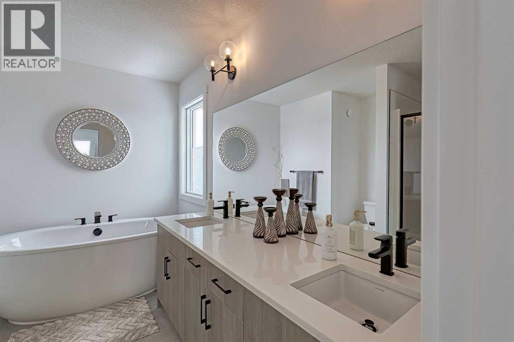 3 Saddlebred Court, Cochrane