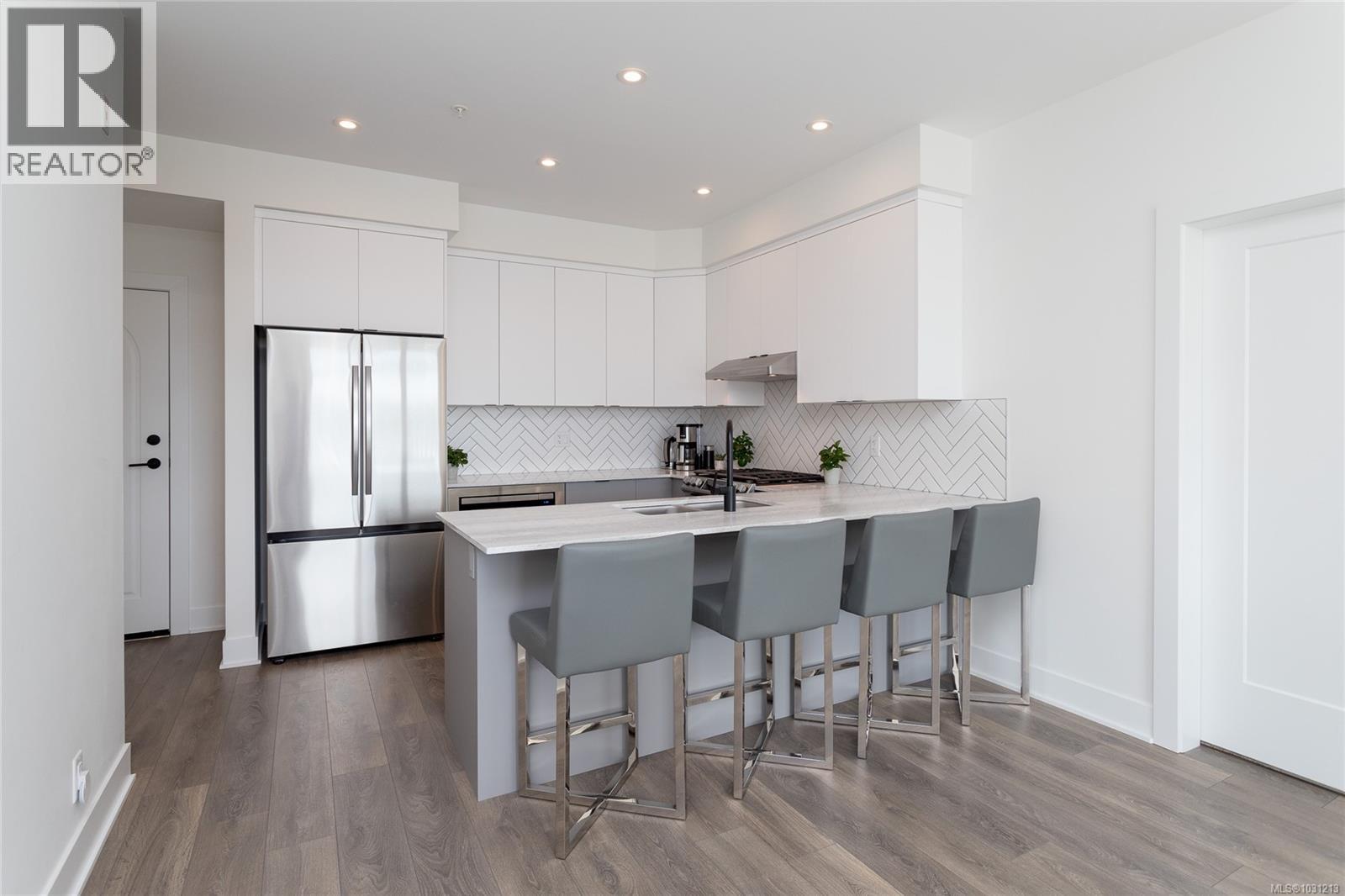 510 1110 Samar Cres — photo 7