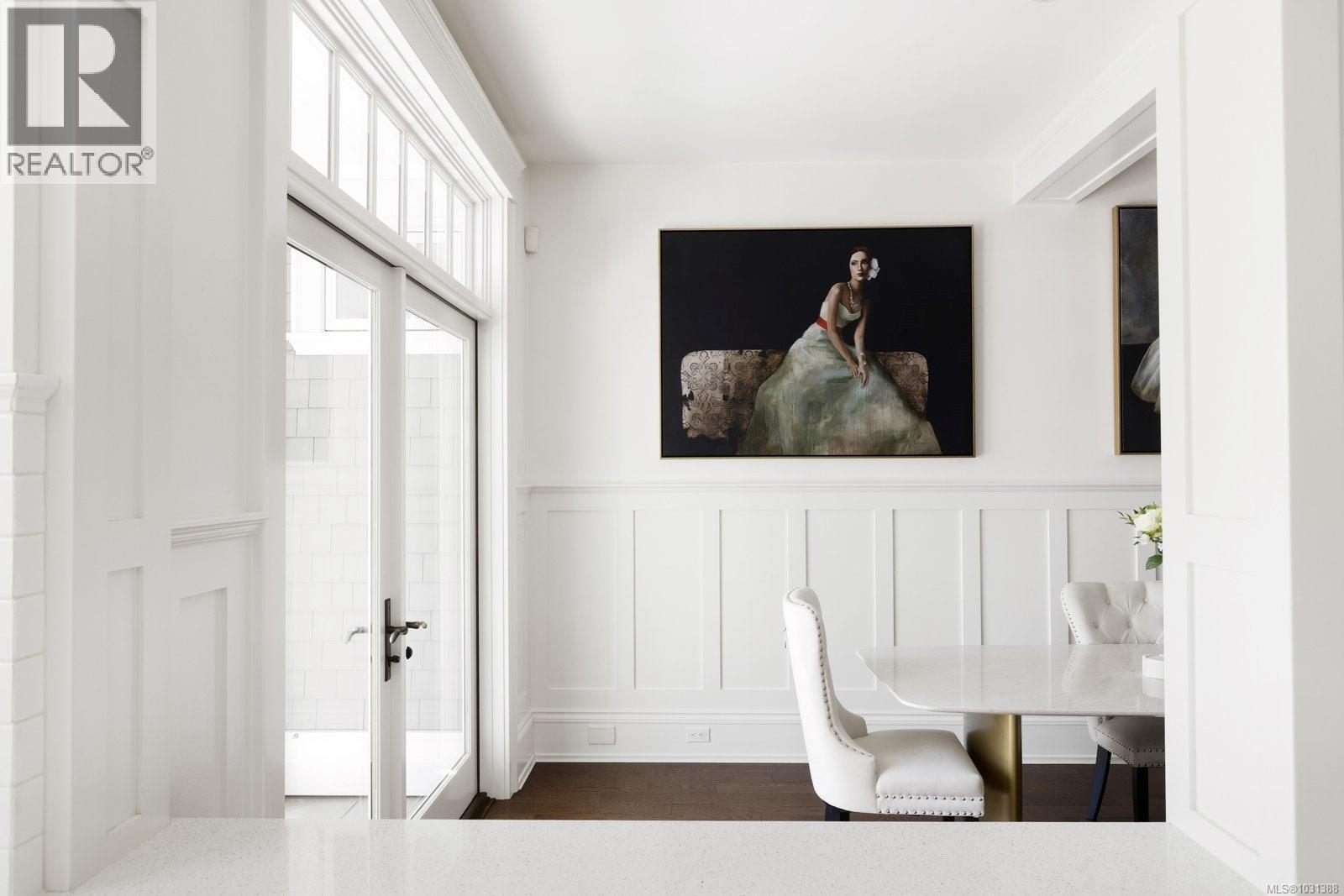  2545 Lansdowne Road, Oak Bay