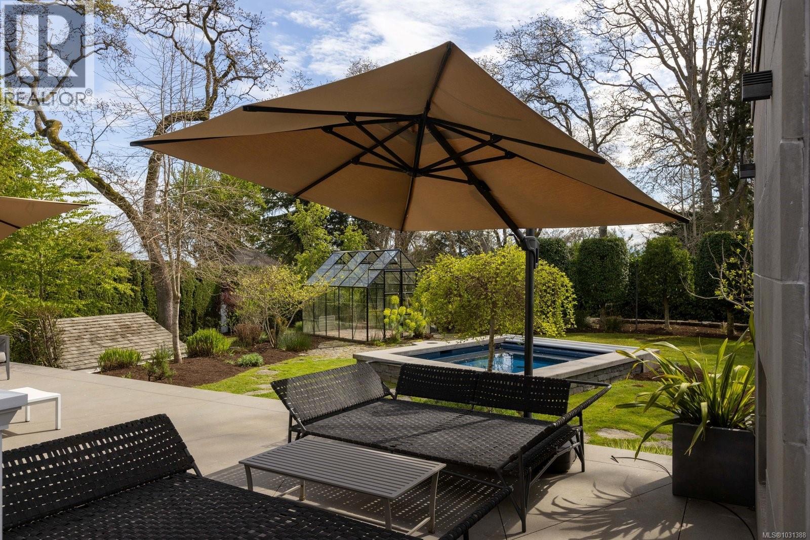  2545 Lansdowne Road, Oak Bay