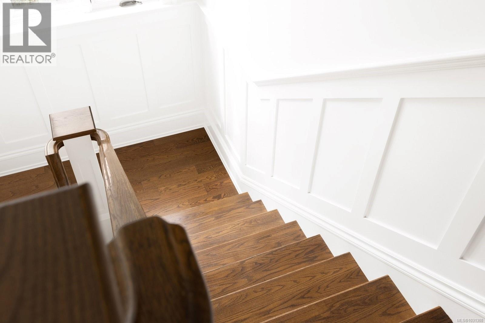  2545 Lansdowne Road, Oak Bay