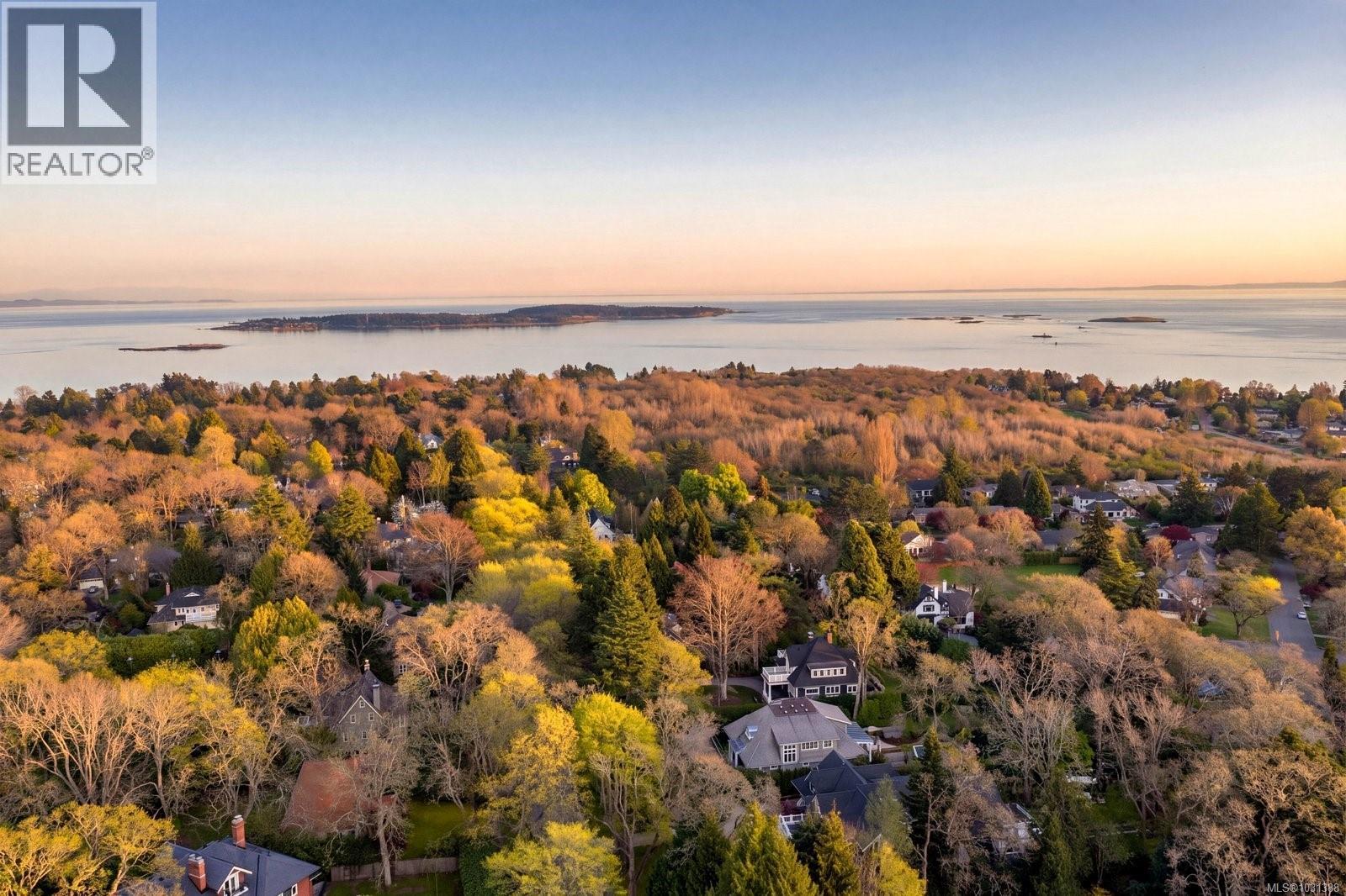  2545 Lansdowne Road, Oak Bay